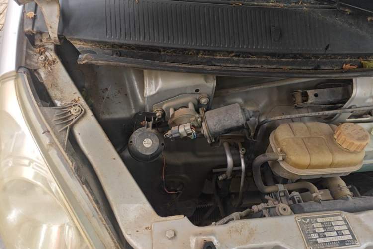 Used Wuling Rongguang 2014 1.2L S Base Model Engine Bay Right