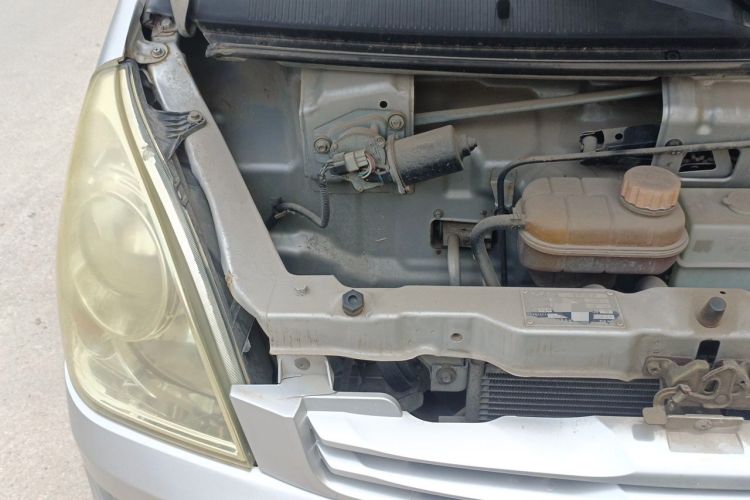Used Wuling Rongguang 2014 1.2L S Base Model Engine Bay Right