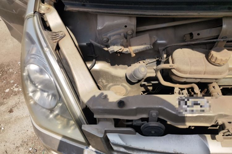 Used Wuling Rongguang 2014 1.5L S Base Version Engine Bay Right
