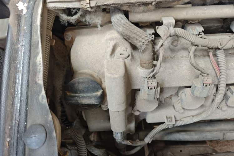Used Wuling Rongguang 2014 1.5L S Base Version Engine Bay Right