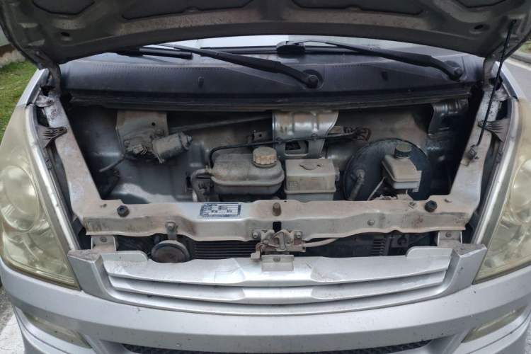 Used Wuling Rongguang 2014 1.2L S Base Model Engine Bay