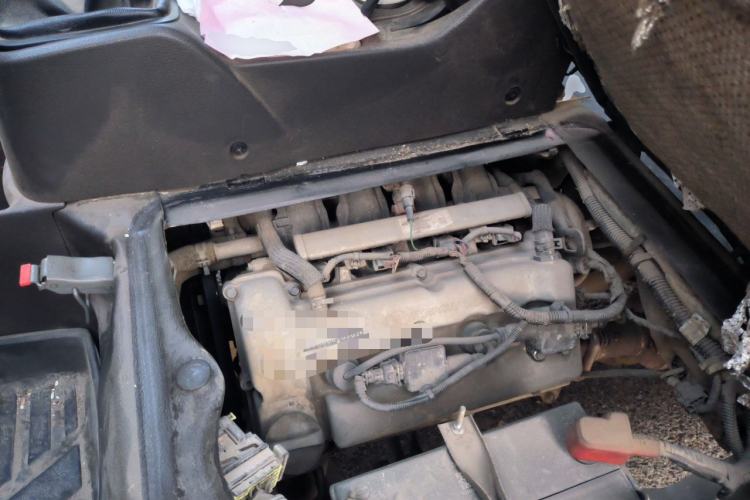 Used Wuling Rongguang 2014 1.2L S Base Model Engine Bay