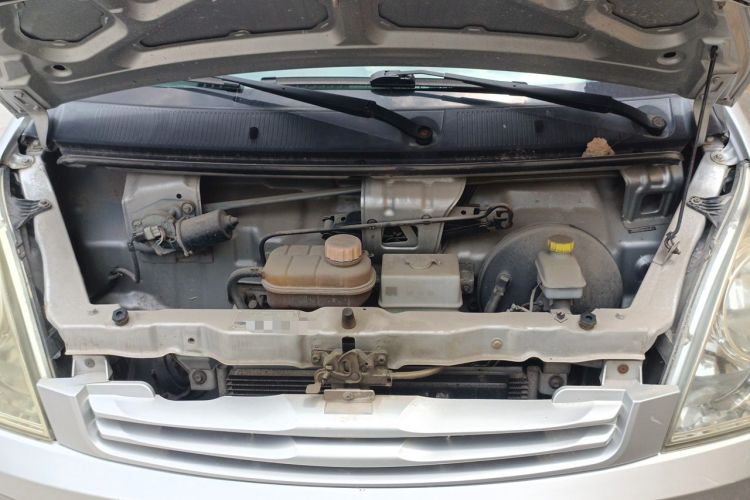 Used Wuling Rongguang 2014 1.2L S Base Model Engine Bay