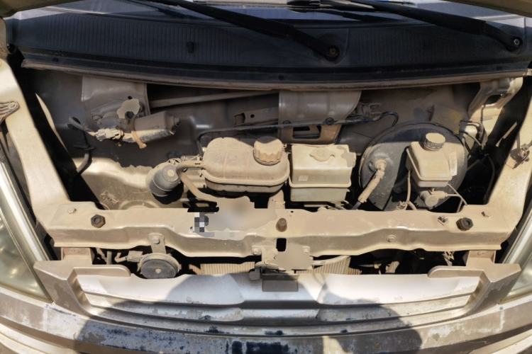 Used Wuling Rongguang 2014 1.5L S Base Version Engine Bay