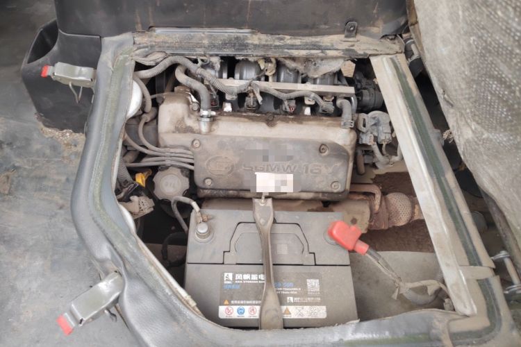 Used Wuling Rongguang 2014 1.2L S Base Model Engine Bay