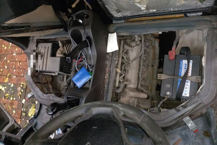 Used Wuling Rongguang 2014 1.2L S Base Model Engine Bay