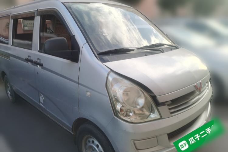 Used Wuling Rongguang 2014 1.2L S Standard Model Front Right 45 Deg