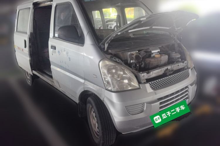 Used Wuling Rongguang  Front Right 45 Deg