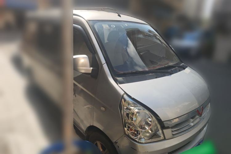 Used Wuling Rongguang 2014 1.2L S Standard Model Front Right 45 Deg
