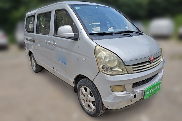 Used Wuling Rongguang 2014 1.5L S Standard Version Front Right 45 Deg