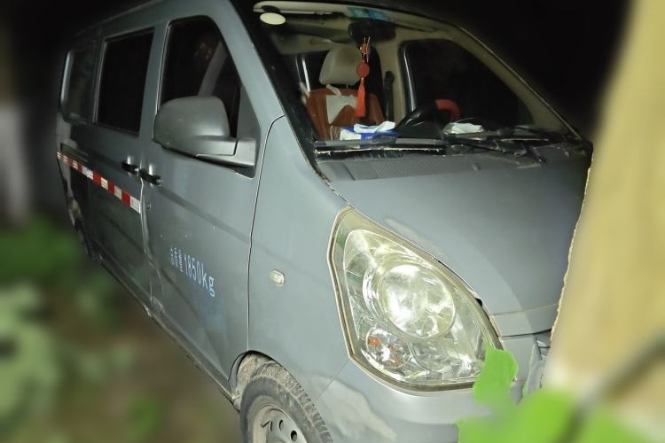 Used Wuling Rongguang 2014 1.2L S Base Model Front Right 45 Deg