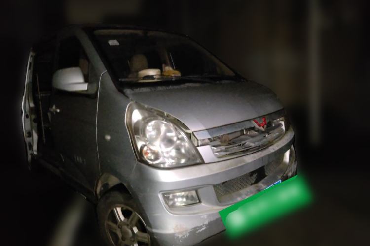Used Wuling Rongguang 2014 1.2L S Standard Model Front Right 45 Deg