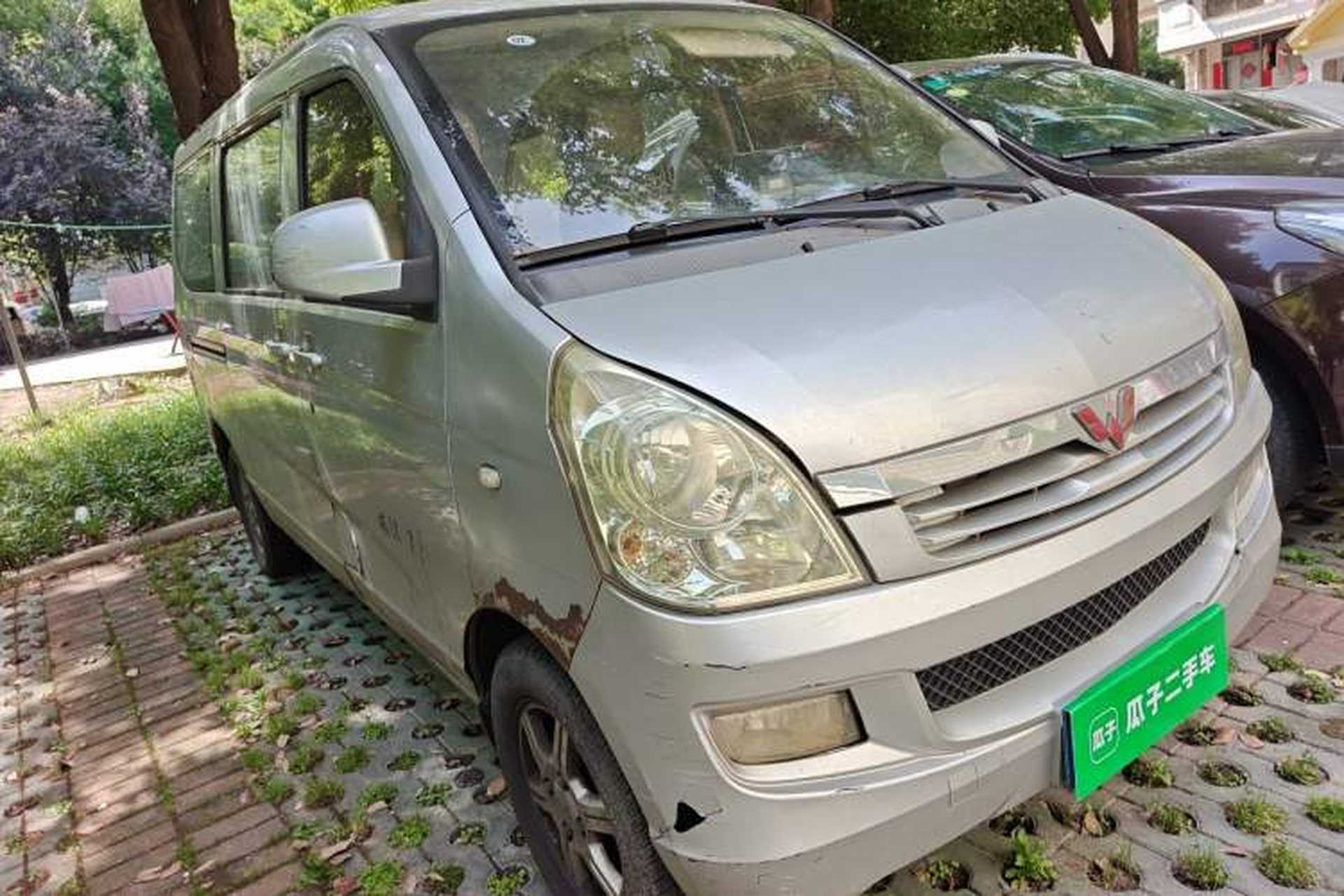 Used Wuling Rongguang 2014 1.2L S Standard Model Front Right 45 Deg