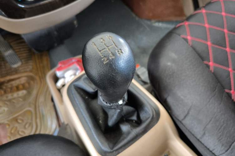 Used Wuling Rongguang 2014 1.5L S Standard Version Gear Lever