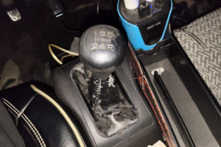 Used Wuling Rongguang 2014 1.2L S Base Model Gear Lever