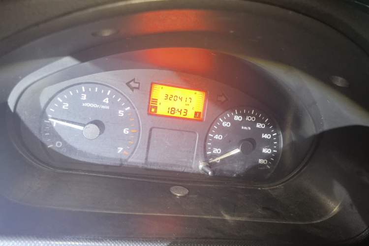 Used Wuling Rongguang 2014 1.5L S Base Version Instrument Cluster