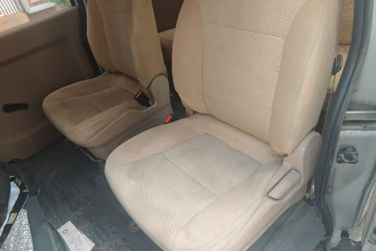 Used Wuling Rongguang 2014 1.2L S Standard Model Left Rear Seat