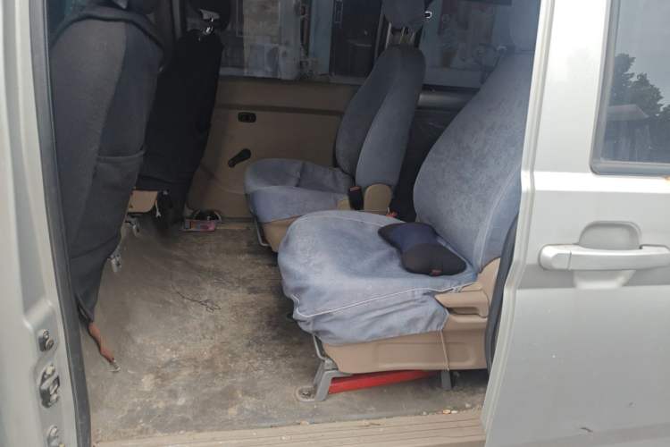 Used Wuling Rongguang 2014 1.5L S Standard Version Left Rear Seat