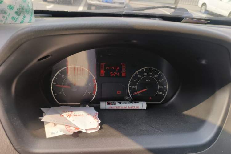 Used Wuling Rongguang 2014 1.2L S Base Model Odometer Close Up