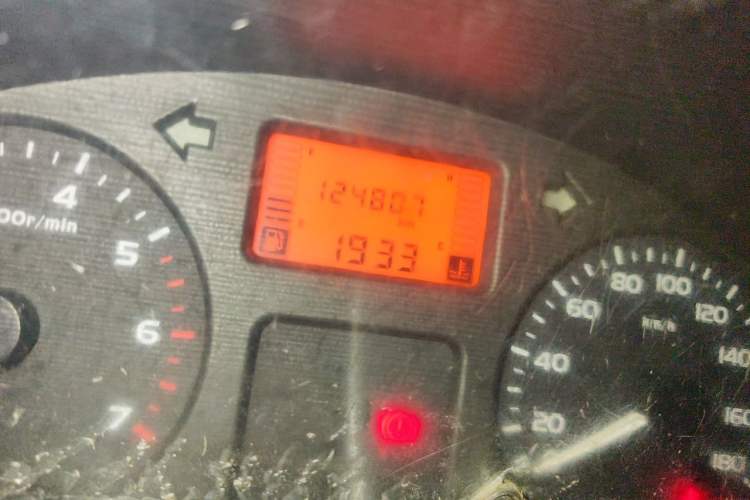 Used Wuling Rongguang 2014 1.2L S Base Model Odometer Close Up