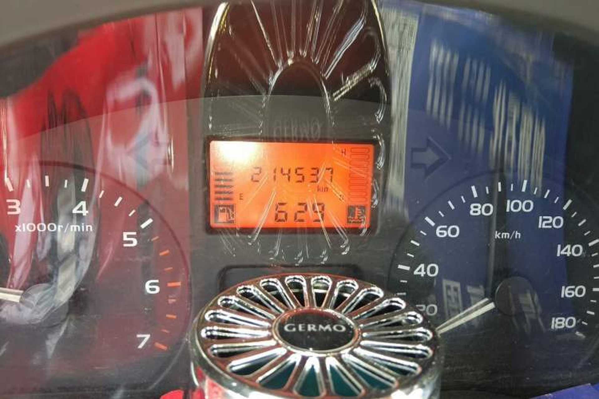 Used Wuling Rongguang 2014 1.2L S Base Model Odometer Close Up