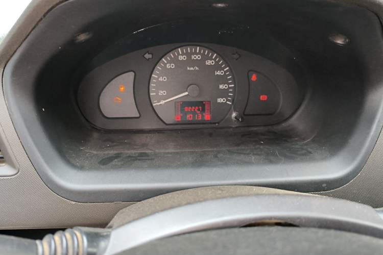 Used Wuling Rongguang 2014 1.2L S Base Model Odometer Close Up