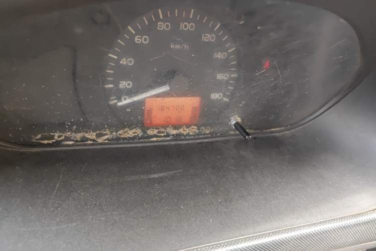 Used Wuling Rongguang 2014 1.2L S Base Model Odometer Close Up