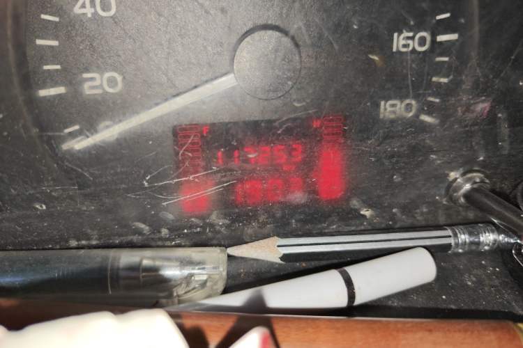Used Wuling Rongguang 2014 1.2L S Base Model Odometer Close Up