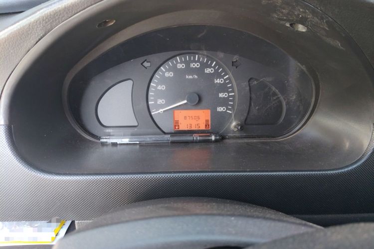 Used Wuling Rongguang 2014 1.2L S Base Model Odometer Close Up