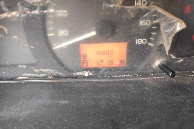 Used Wuling Rongguang 2014 1.2L S Base Model Odometer Close Up