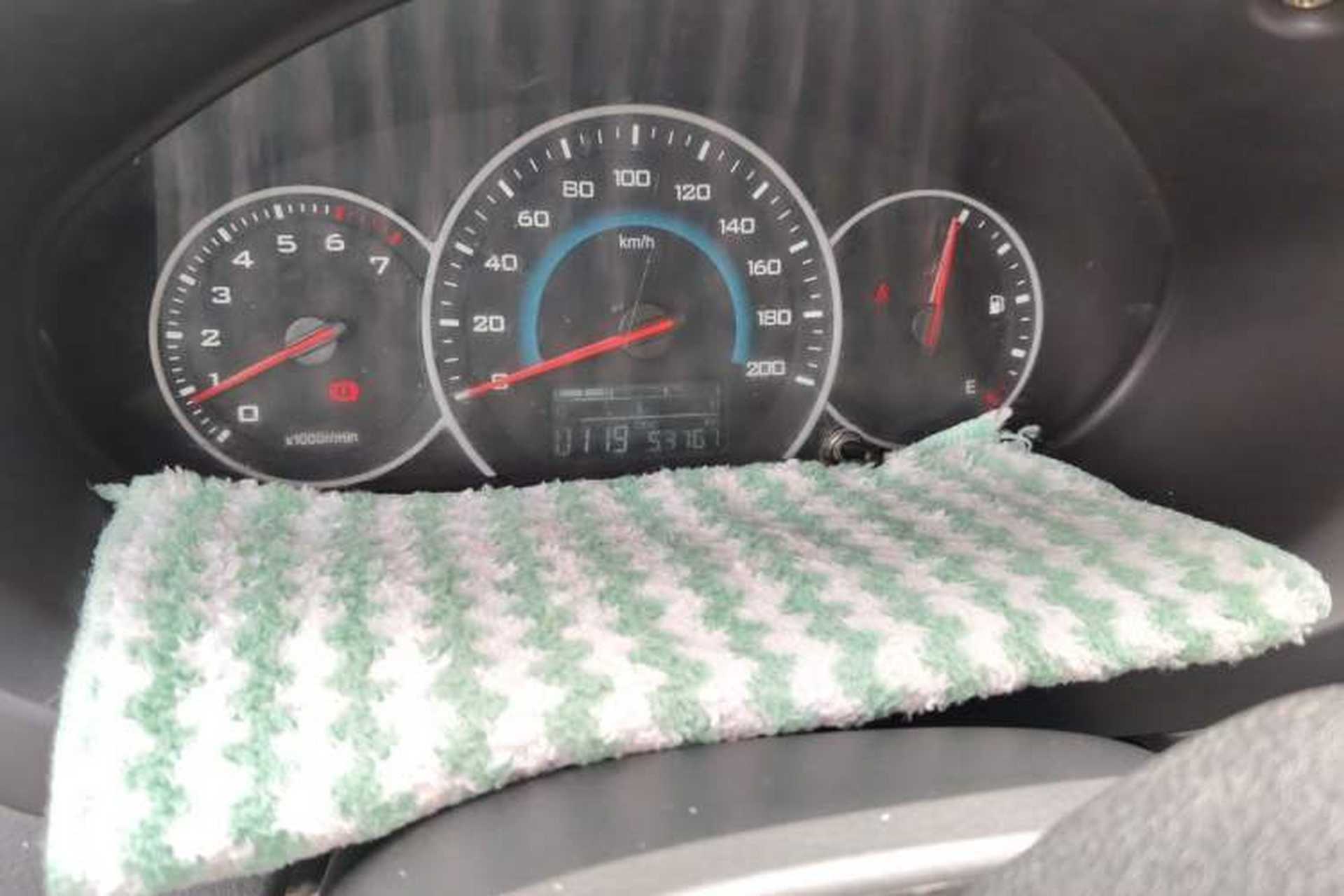 Used Wuling Rongguang 2014 1.5L S Base Version Odometer Close Up