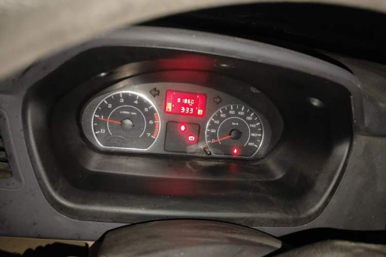 Used Wuling Rongguang 2014 1.2L S Standard Model Odometer Close Up