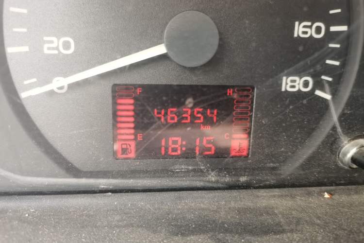 Used Wuling Rongguang 2014 1.2L S Base Model Odometer Close Up