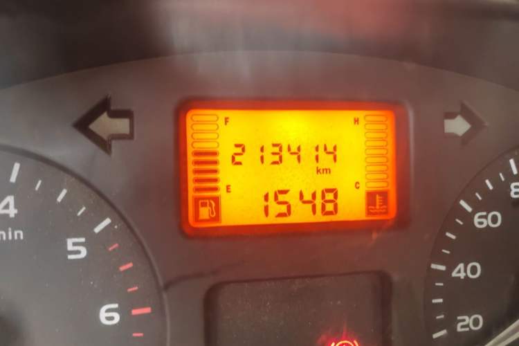 Used Wuling Rongguang 2014 1.2L S Base Model Odometer Close Up