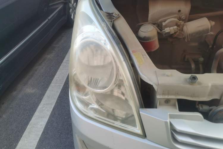 Used Wuling Rongguang 2014 1.2L S Standard Model Right Front Headlight