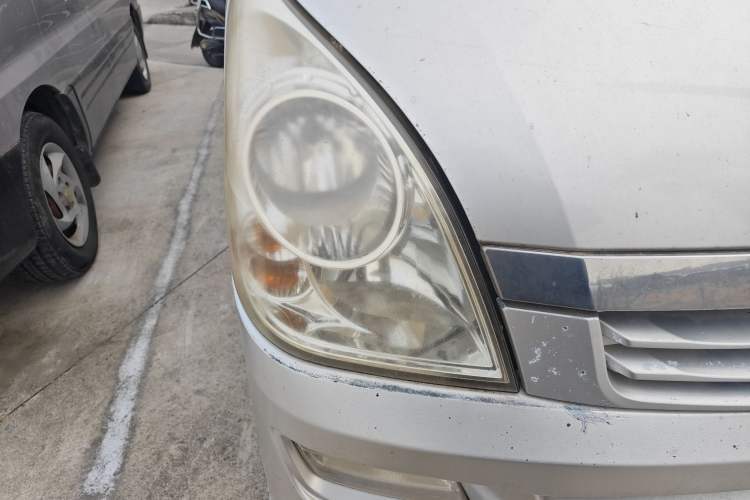 Used Wuling Rongguang 2014 1.2L S Standard Model Right Front Headlight