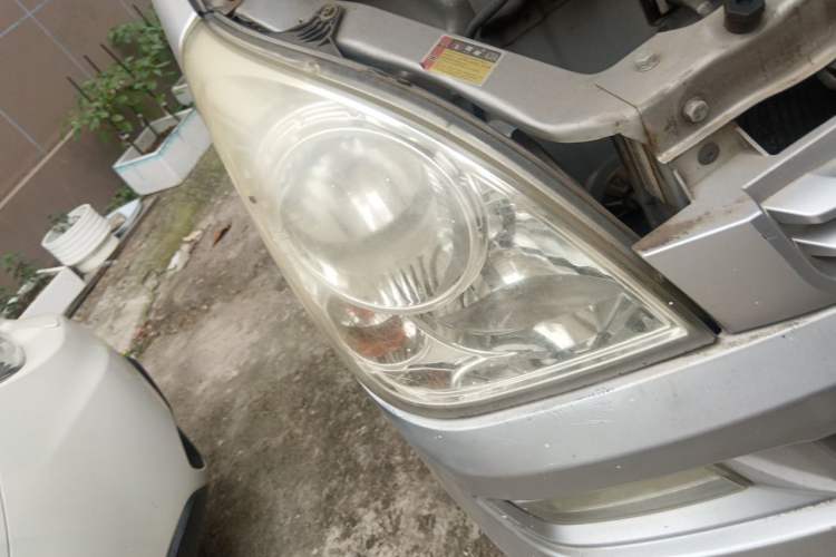 Used Wuling Rongguang 2014 1.2L S Base Model Right Front Headlight