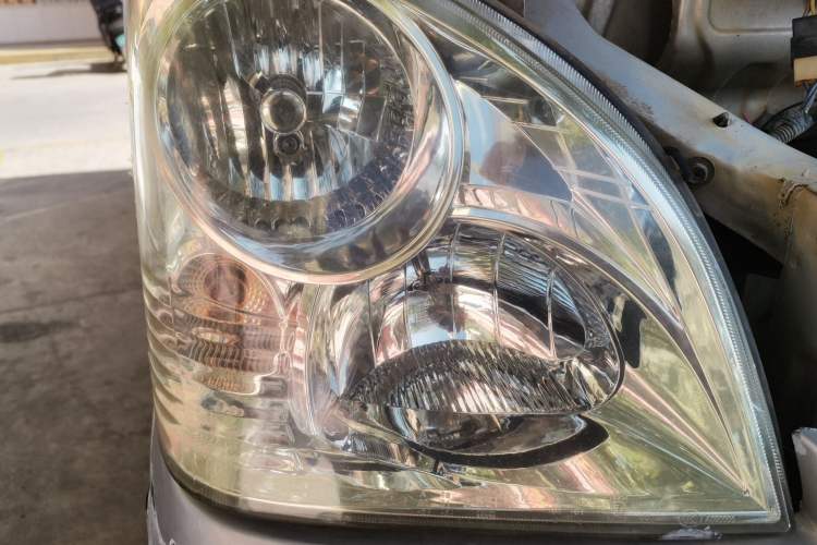 Used Wuling Rongguang 2014 1.2L S Base Model Right Front Headlight