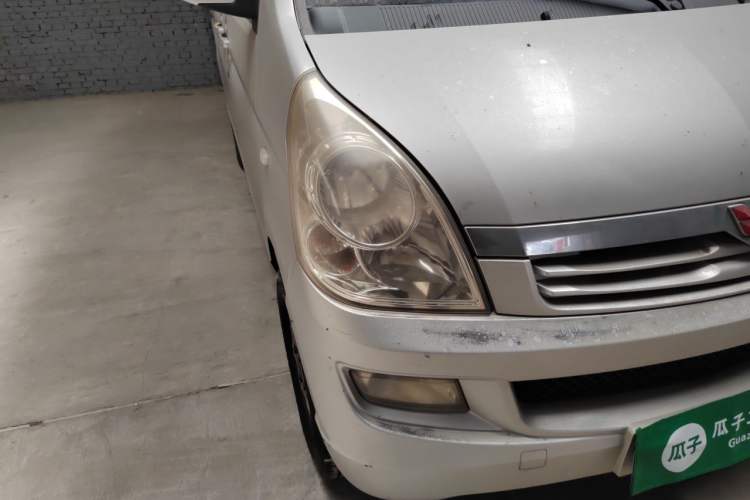 Used Wuling Rongguang 2014 1.2L S Standard Model Right Front Headlight