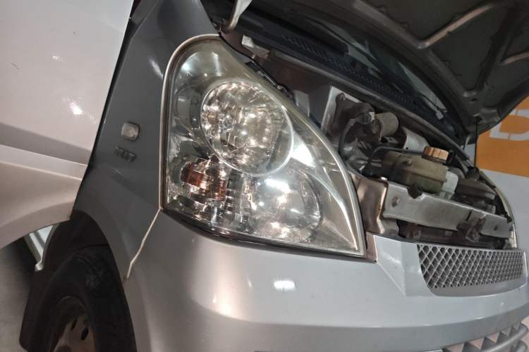 Used Wuling Rongguang 2014 1.5L S Base Version Right Front Headlight