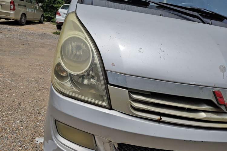 Used Wuling Rongguang 2014 1.5L S Standard Version Right Front Headlight