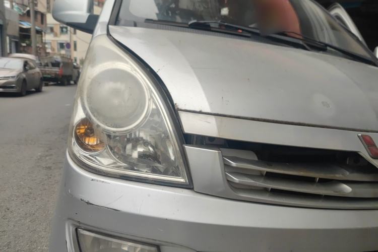 Used Wuling Rongguang 2014 1.5L S Standard Version Right Front Headlight
