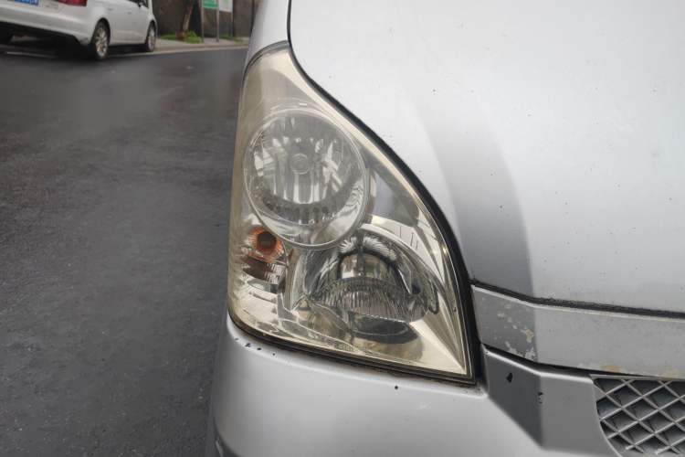 Used Wuling Rongguang 2014 1.2L S Standard Model Right Front Headlight