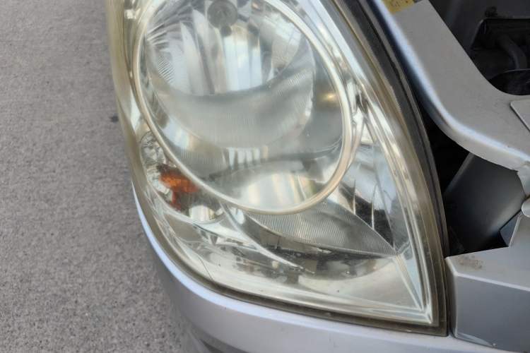 Used Wuling Rongguang 2014 1.2L S Standard Model Right Front Headlight
