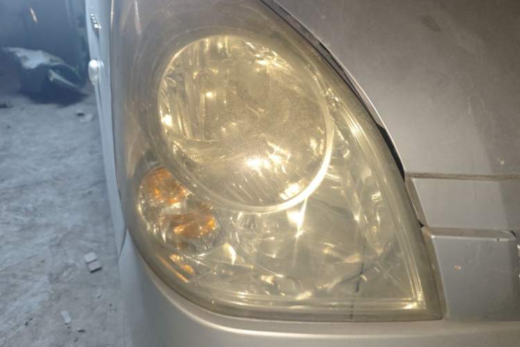Used Wuling Rongguang 2014 1.5L S Base Version Right Front Headlight