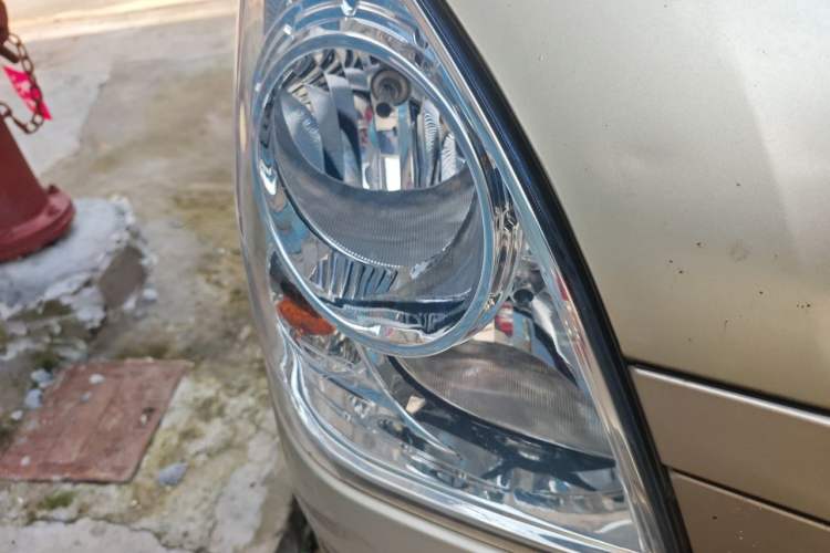 Used Wuling Rongguang 2014 1.5L S Base Version Right Front Headlight