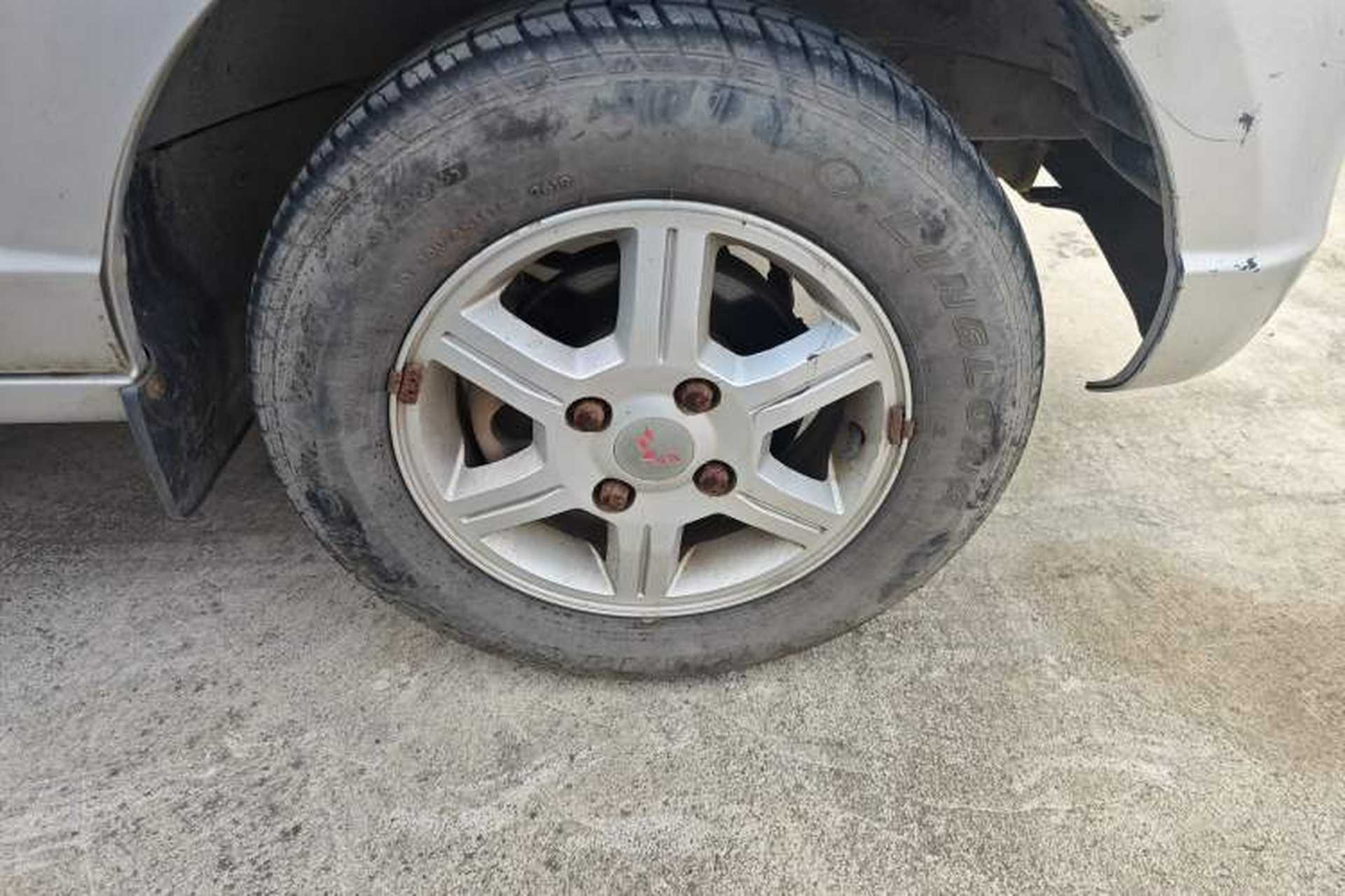 Used Wuling Rongguang 2014 1.2L S Standard Model Right Front Wheel Hub