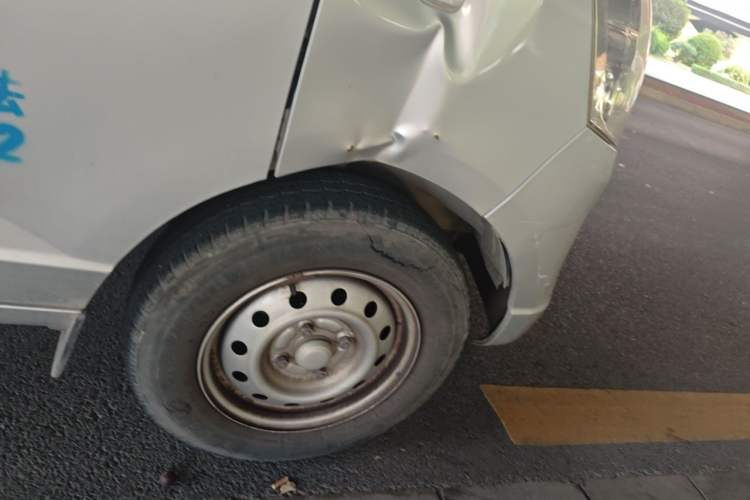 Used Wuling Rongguang 2014 1.2L S Base Model Right Front Wheel Hub