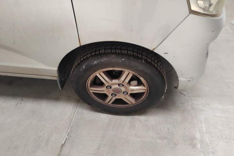 Used Wuling Rongguang 2014 1.2L S Standard Model Right Front Wheel Hub