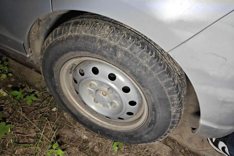 Used Wuling Rongguang 2014 1.2L S Base Model Right Front Wheel Hub